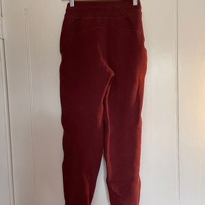 Lululemon maroon scuba joggers